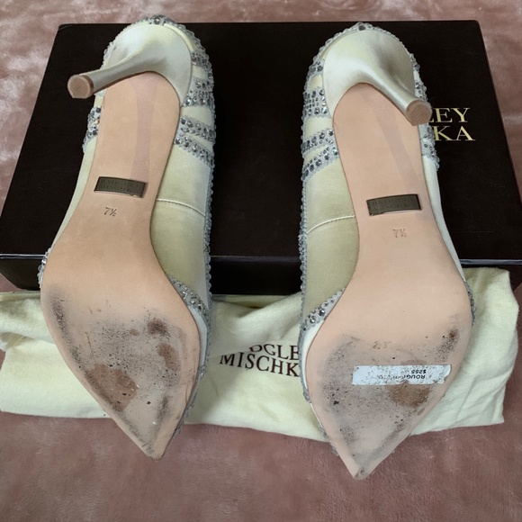 Badgley Mischka Pumps - Picture 4 of 4
